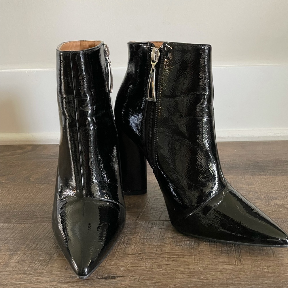 High heel pointed boots